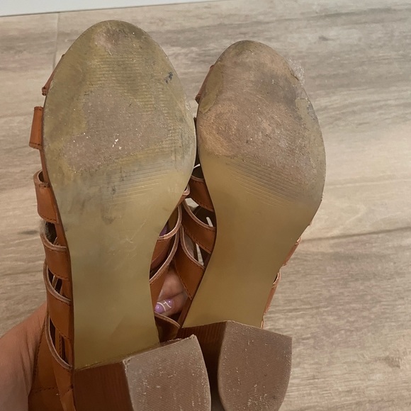 Steve Madden Gladiator Block Heel - Picture 11 of 13